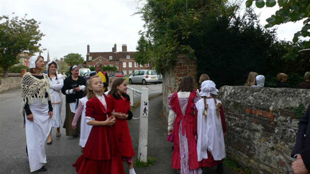 'Workhouse'childrenenroutetocathedral